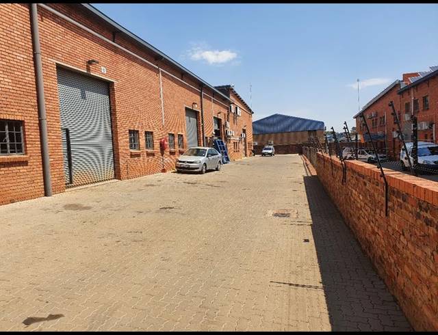 INDUSTRIAL PROPERTY TO RENT IN HENNOPSPARK
